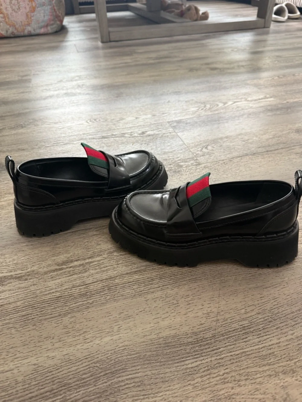 Gucci Black Leather Women’s Loafers with Red & Green Web - Picture 3 of 5